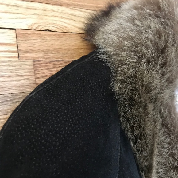 Vintage Black Suede Coat with Raccoon Fur Trim - Picture 13 of 16